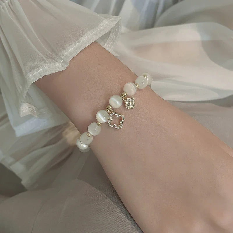 Kirykle Naturkristall-Armband am Handgelenk