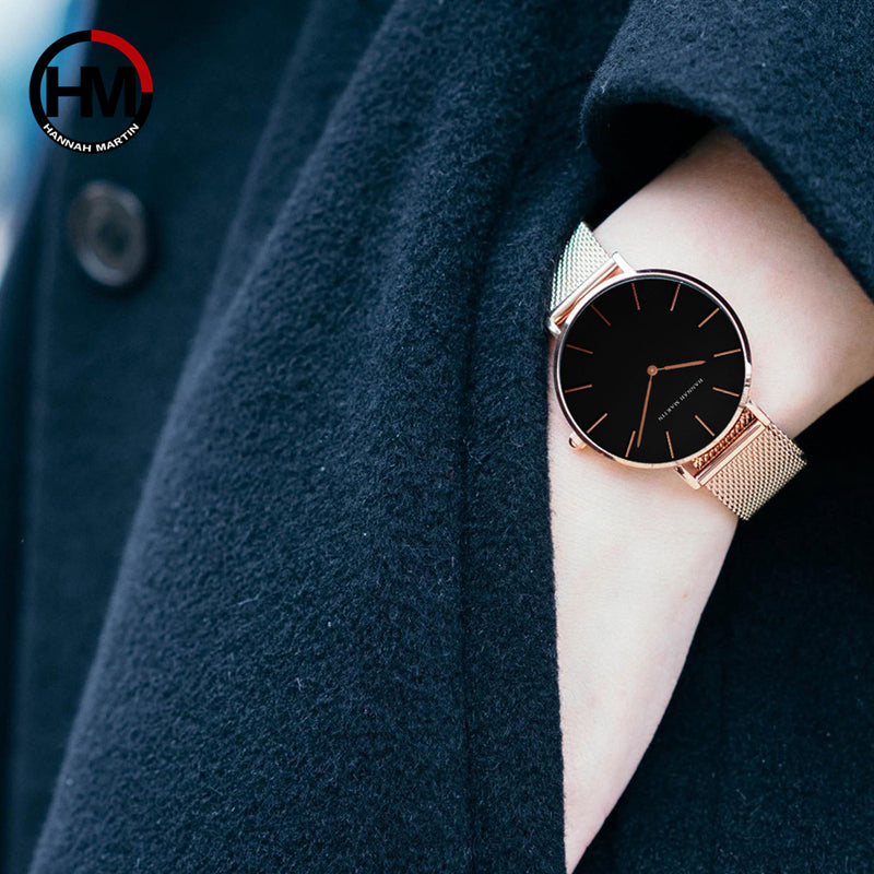 Hannah Martin Damen-Uhrenset mit Armband am Handgelenk