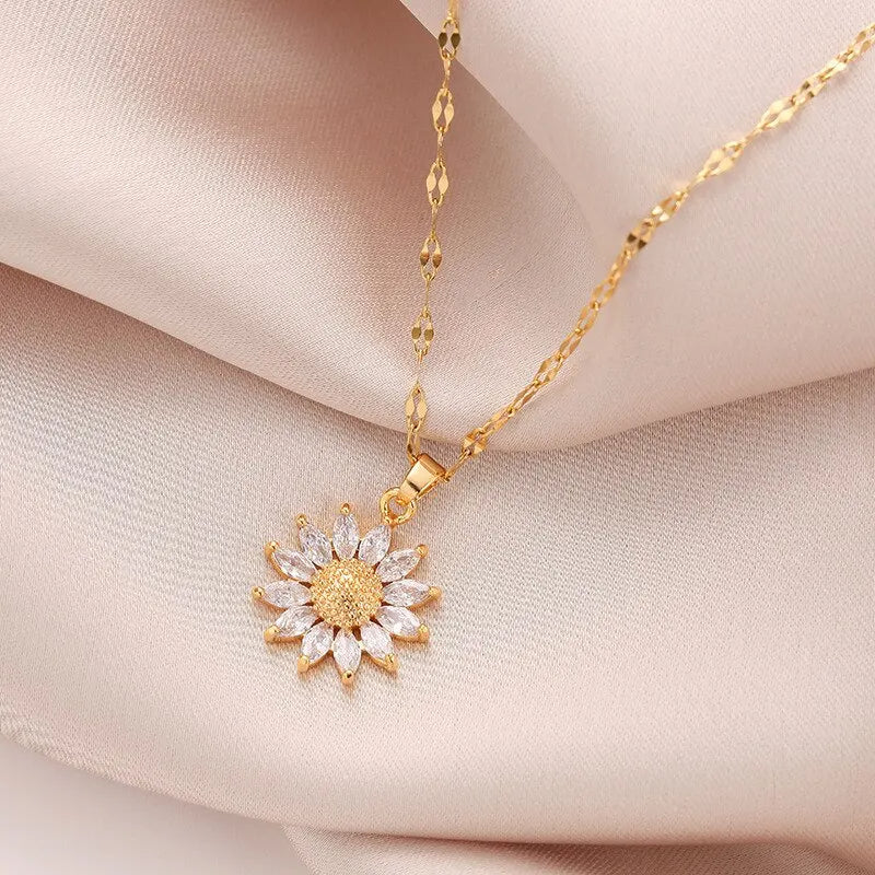 Exklusives Blumen-Collier in Gold